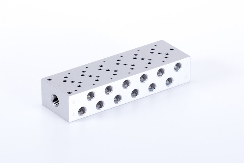 R 504 304